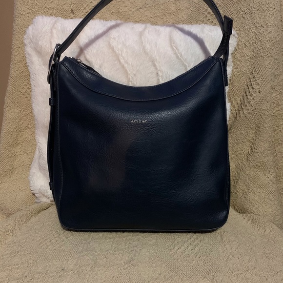 NWOT VEGAN MATT & NAT crossbody/hobo in dark navy Color - Picture 6 of 6